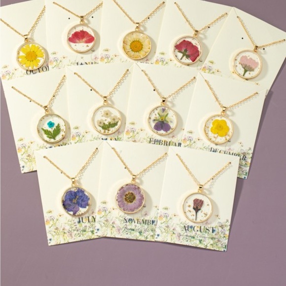 Handmade Birth Month Flower Necklace: March: Daffodil and Jonquil - Picture 3 of 12